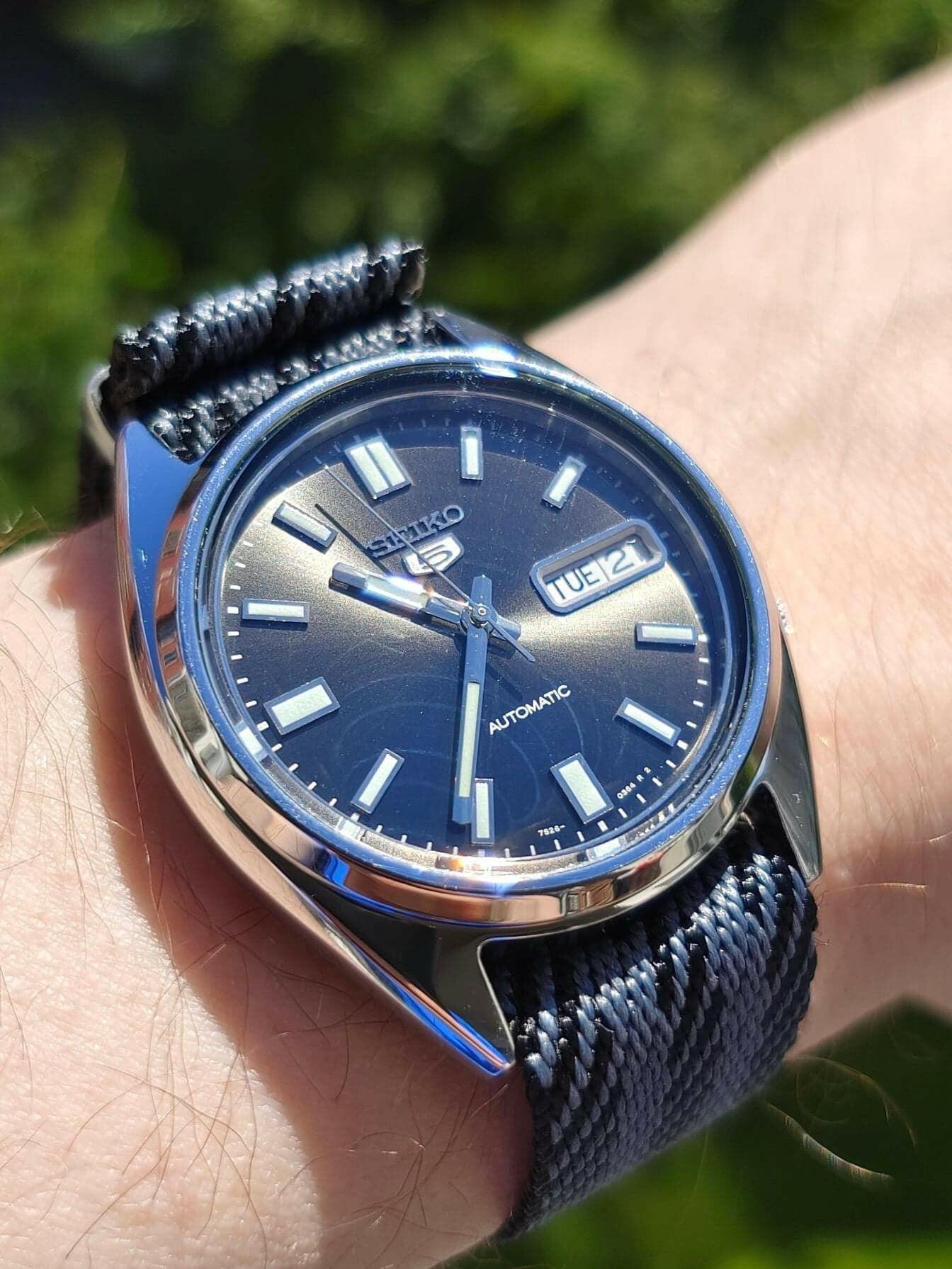 Bond nato strap parret med en seiko 5