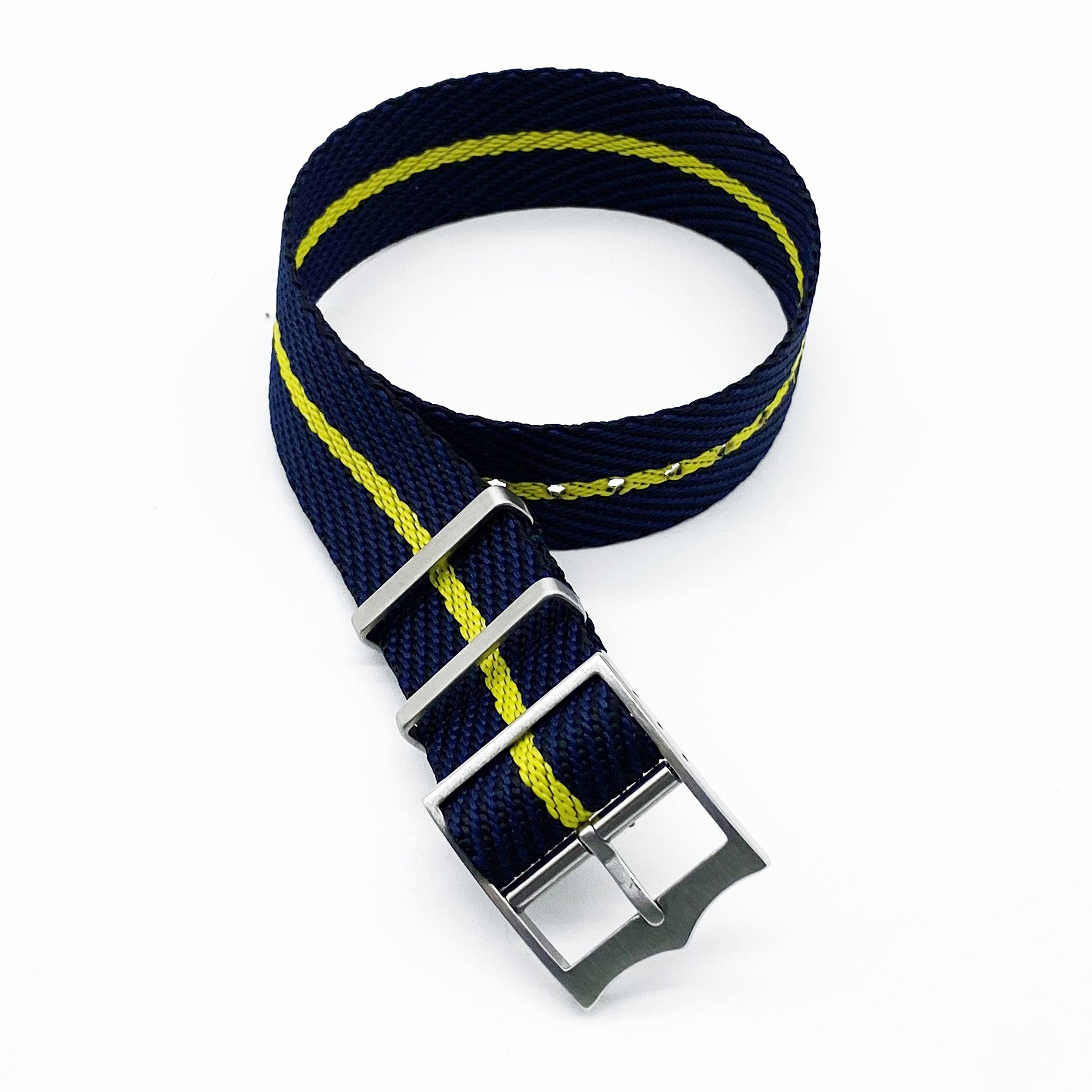Våre nato straps løfter utseendet til enhver klokke. Fåes i 20mm og 22mm.