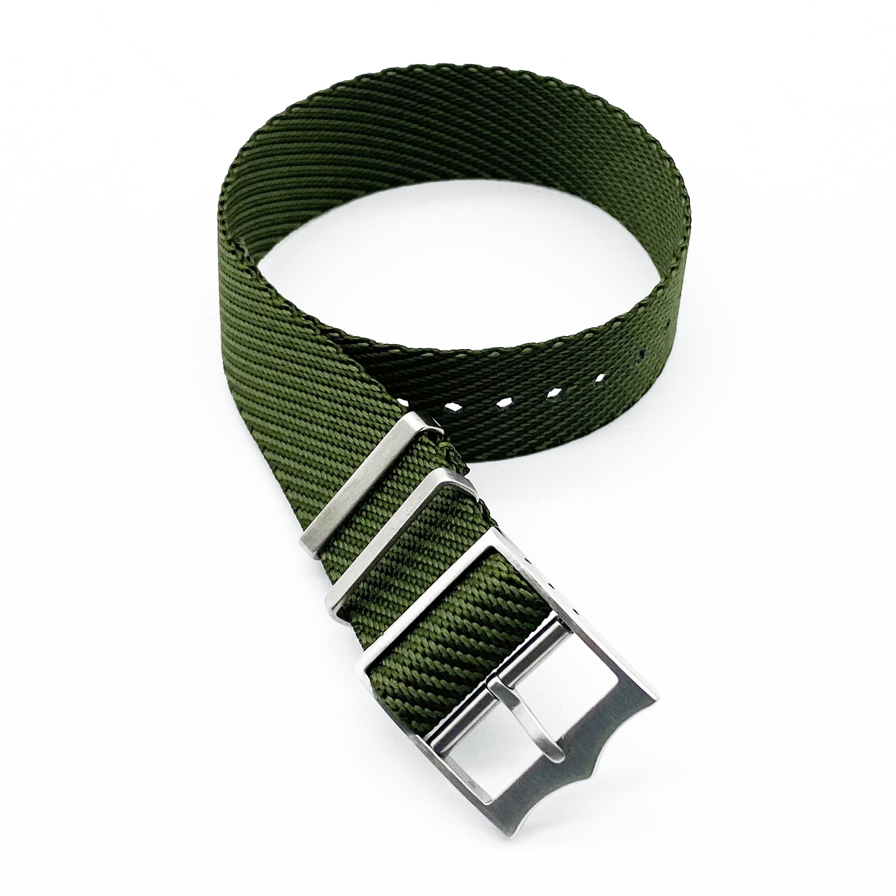 Våre nato straps løfter utseendet til enhver klokke. Fåes i 20mm og 22mm.