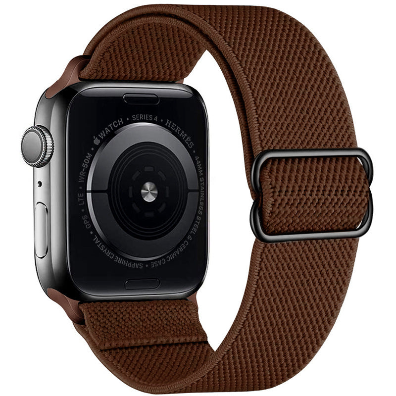 Watchify V2 klokkereim for Apple Watch. En nydelig, komfortabel og elastisk klokkereim med en spenne som ikke er ubehagelig mot huden. Passer Apple Watch series 1/2/3/4/5/6/7. brun