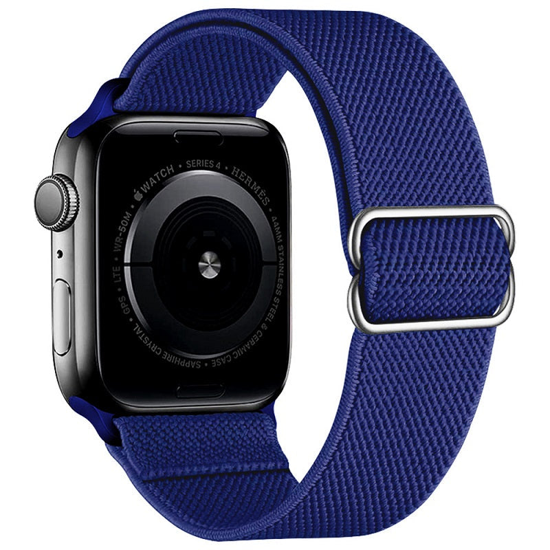 Watchify V2 klokkereim for Apple Watch. En nydelig, komfortabel og elastisk klokkereim med en spenne som ikke er ubehagelig mot huden. Passer Apple Watch series 1/2/3/4/5/6/7. Kongeblå